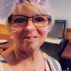 Meet your Posher, Connie